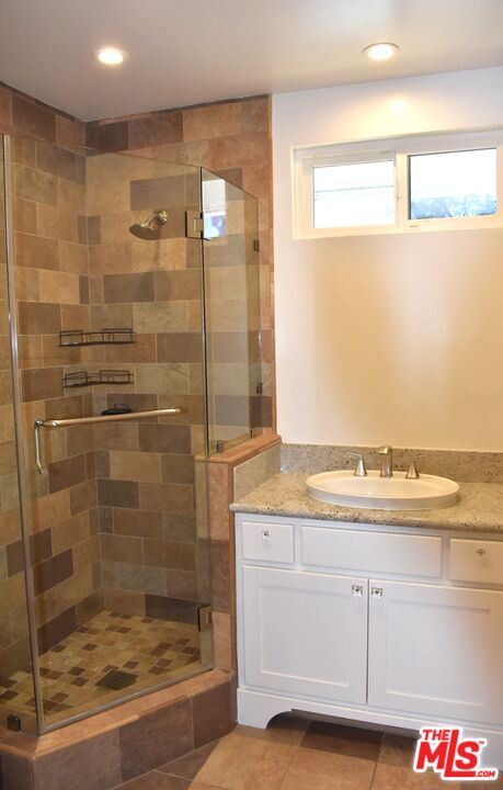 11365 Chalon Road Los Angeles, CA 90049 - Photo 8 of 19