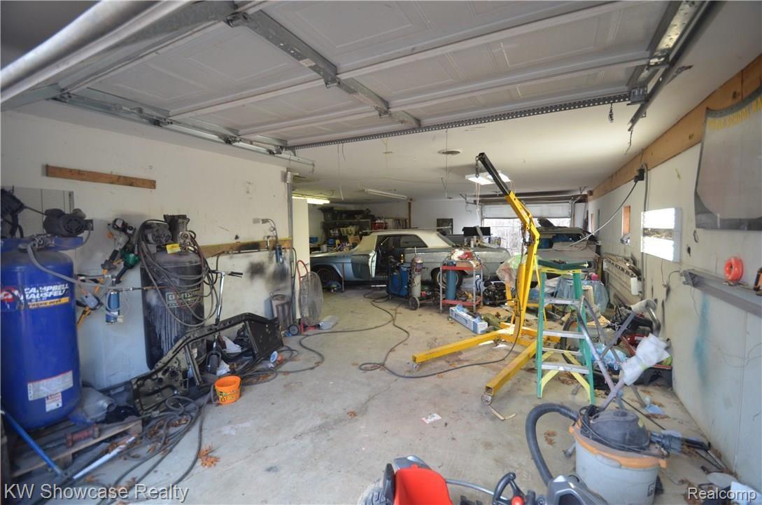 3035 North Hickory Ridge Road Highland, MI 48357 - Photo 18 of 25 SHOP 1.JPG