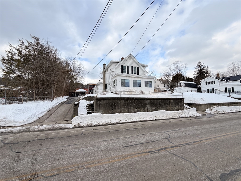 28 Eastford Road Southbridge, MA 01550 - Photo 2 of 29