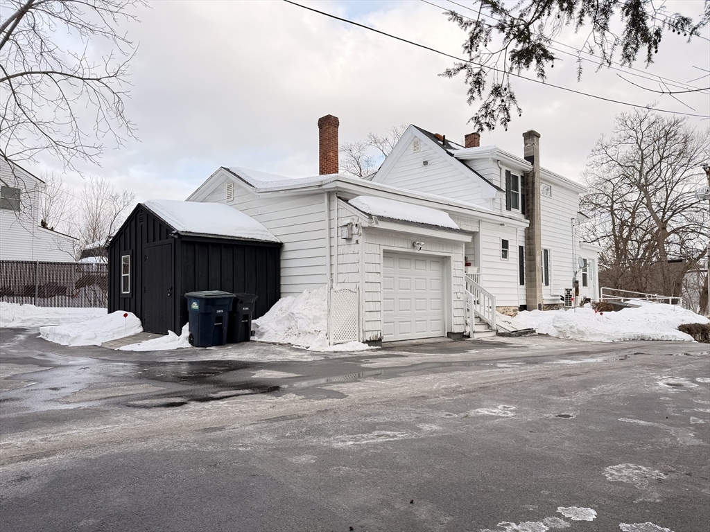 28 Eastford Road Southbridge, MA 01550 - Photo 3 of 29