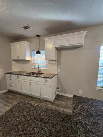 $1,350 | 511 South Roosevelt Avenue, Cleveland, TX 77327