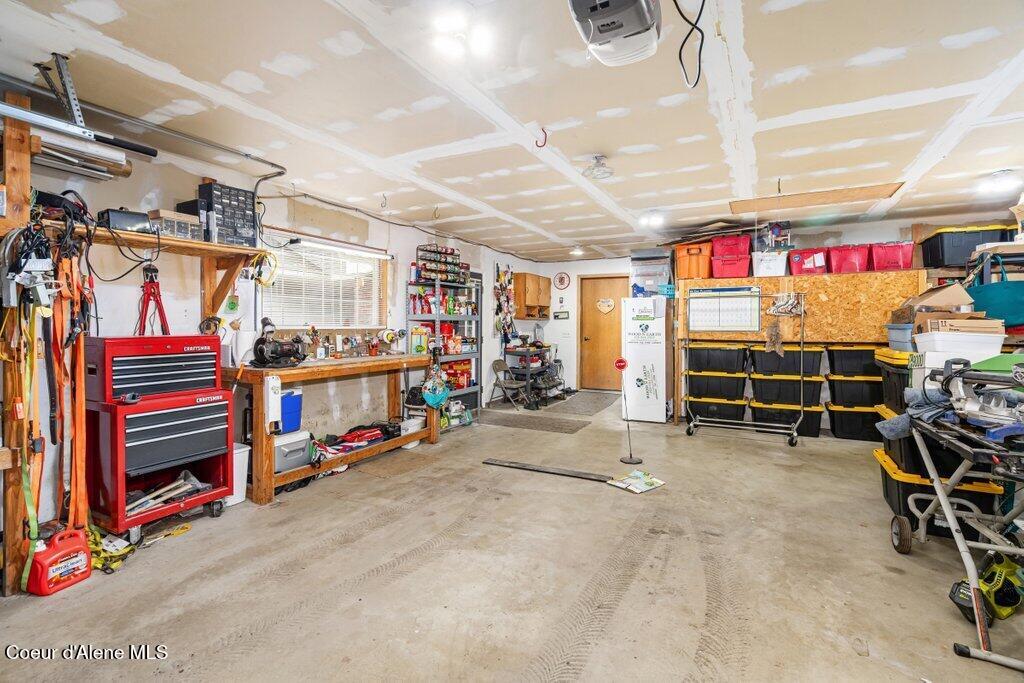 7278 East Hayden Haven Road Hayden, ID 83835 - Photo 30 of 39 Attached Garage