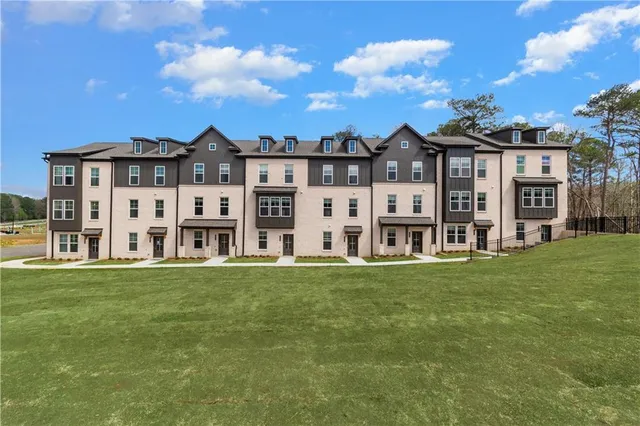 $369,993 | 206 Daybreak Lane, Newnan, GA 30265