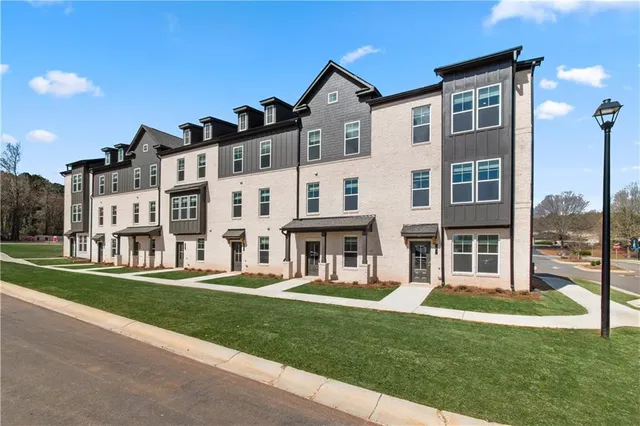 $369,993 | 206 Daybreak Lane, Newnan, GA 30265