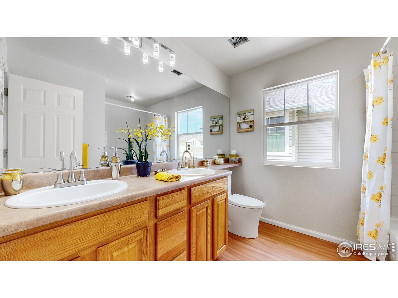 2144 Clipper Way Fort Collins, CO 80524 - Photo 17 of 21 5 piece primary bath