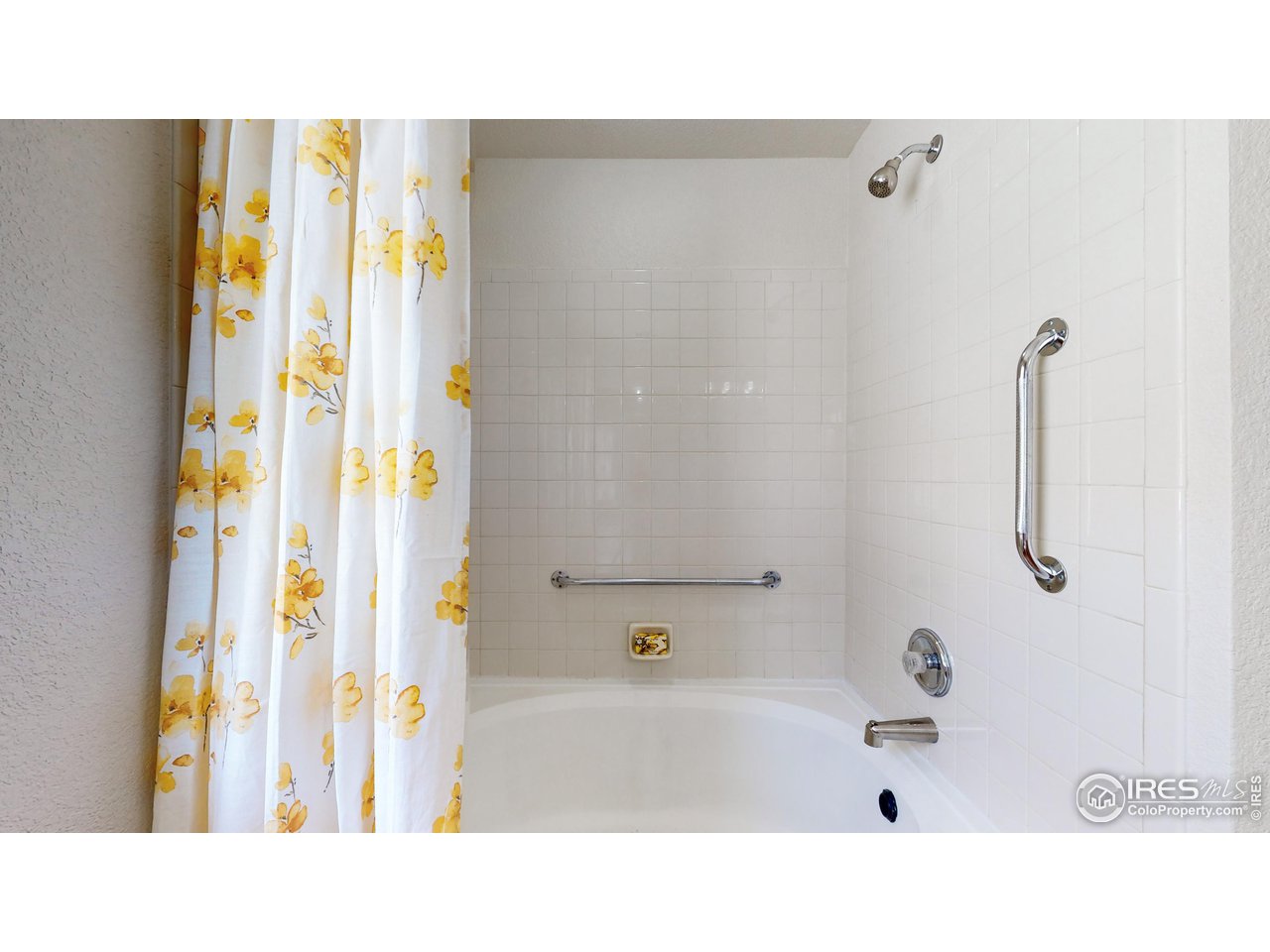 2144 Clipper Way Fort Collins, CO 80524 - Photo 18 of 21 Oversized soaking tub