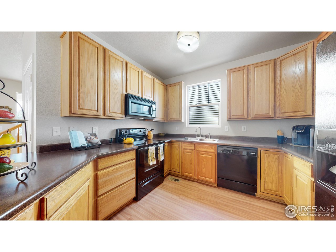 2144 Clipper Way Fort Collins, CO 80524 - Photo 5 of 21 Lots of countertop space