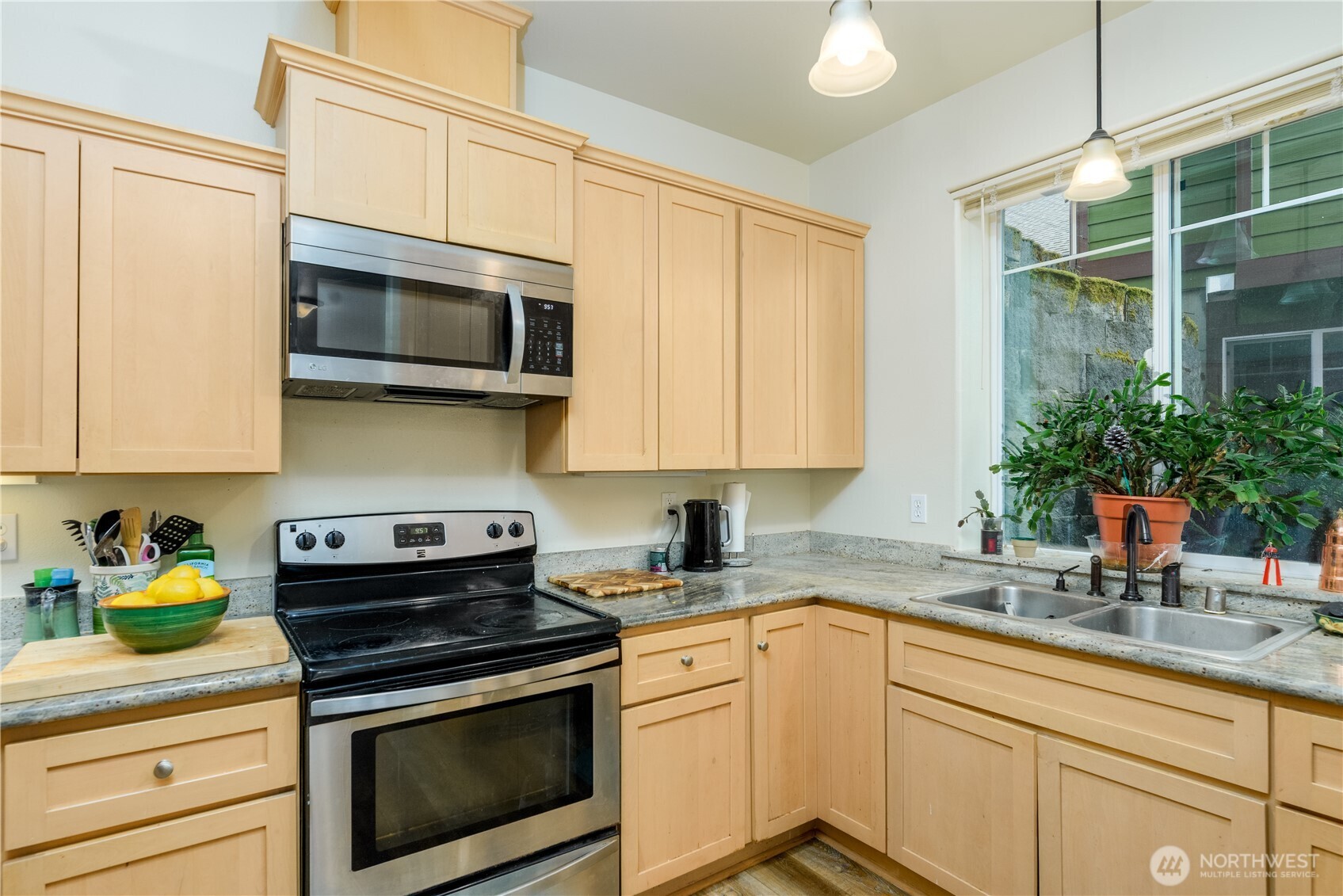 2612 Apple Tree Lane, Unit B Port Angeles, WA 98363 - Photo 16 of 40