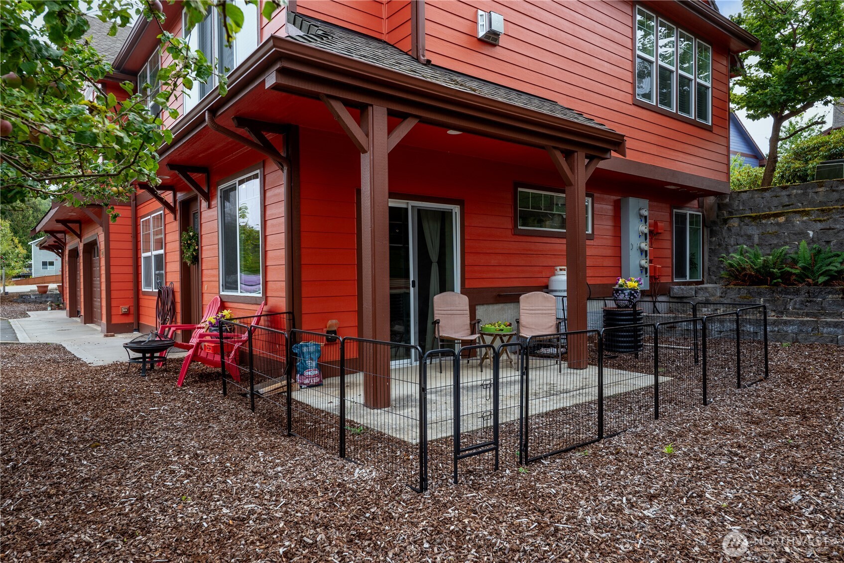 2612 Apple Tree Lane, Unit B Port Angeles, WA 98363 - Photo 2 of 40