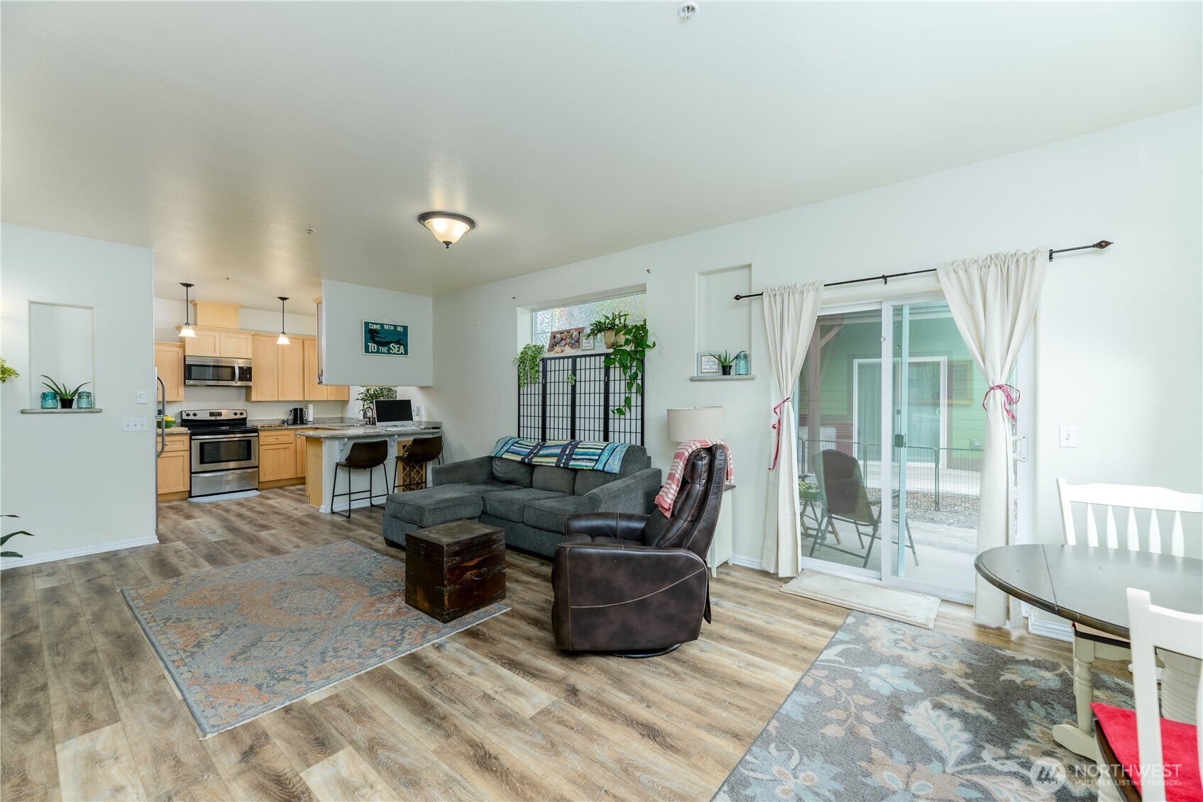 2612 Apple Tree Lane, Unit B Port Angeles, WA 98363 - Photo 9 of 40