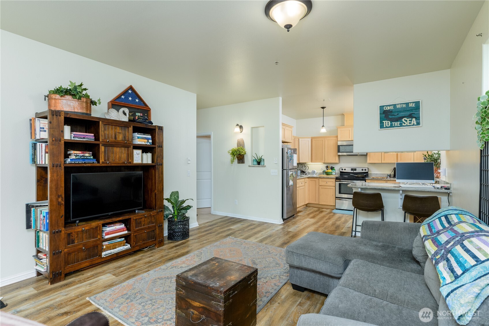 2612 Apple Tree Lane, Unit B Port Angeles, WA 98363 - Photo 10 of 40