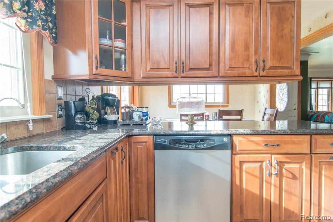 6693 Lingane Road Chelsea, MI 48118 - Photo 13 of 53 DSC_0115.jpg
