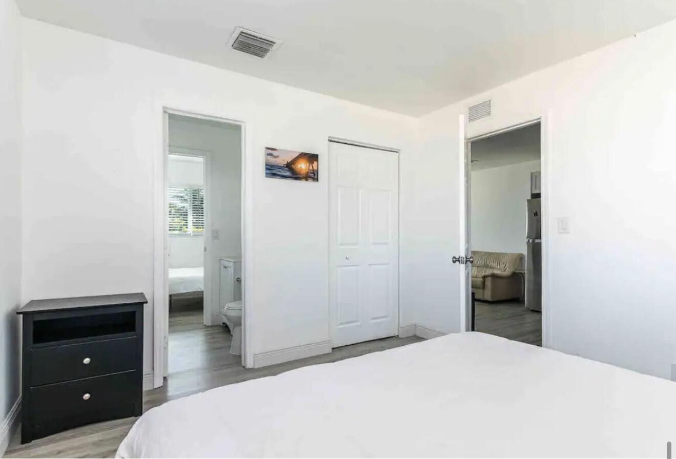 2499 Northeast 2nd Avenue, Unit B Boca Raton, FL 33431 - Photo 2 of 12 IMG_8649