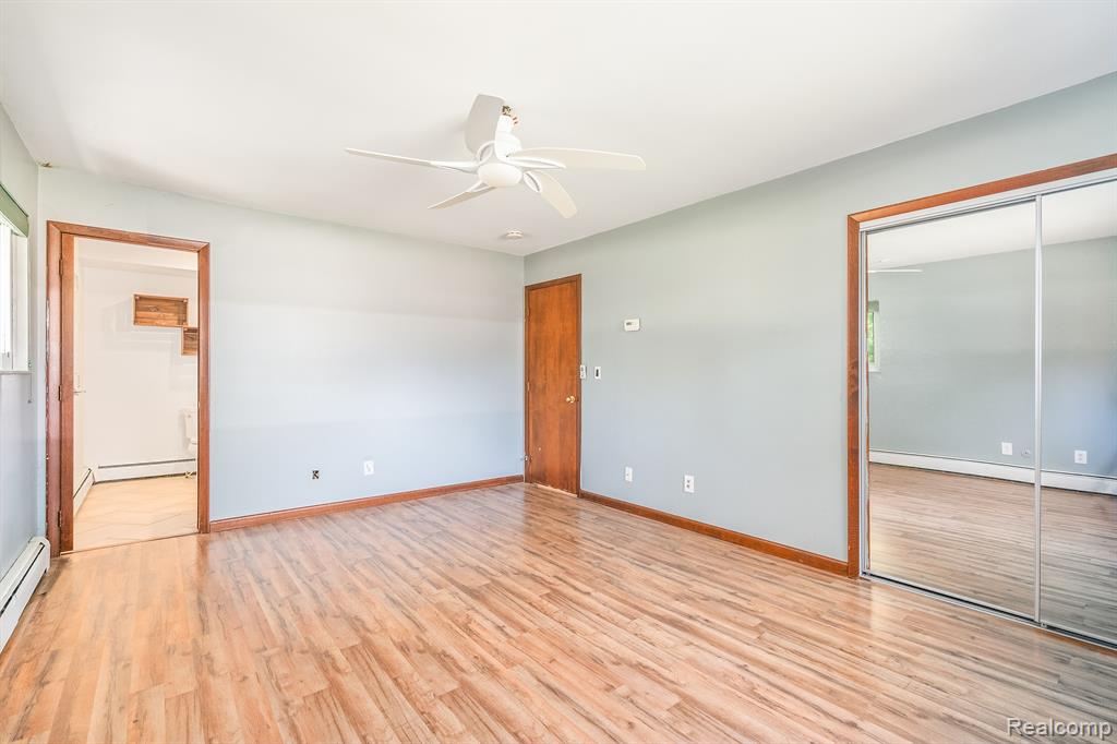 18805 Savage Road Belleville, MI 48111 - Photo 18 of 38
