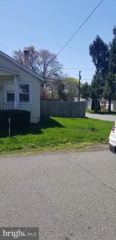 $1,900 | 209 Walnut Street, Boothwyn, PA 19061