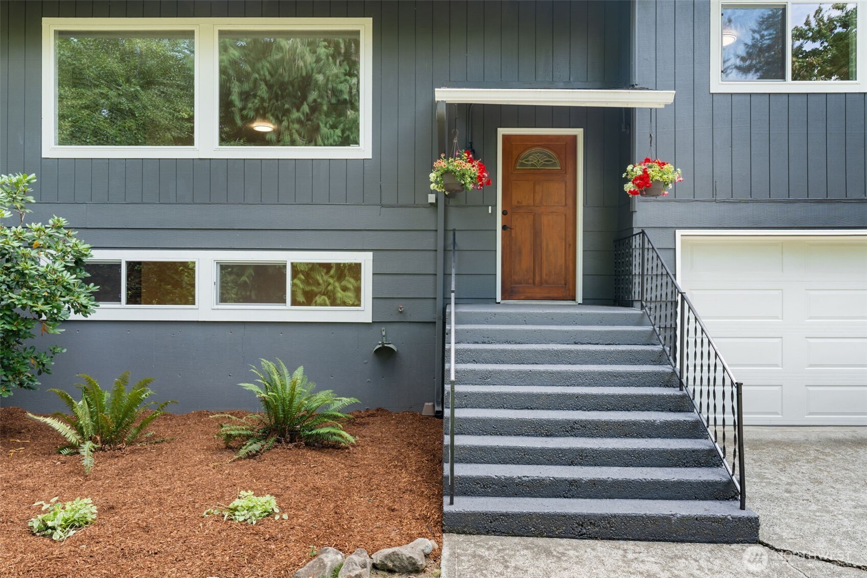 115 Maschke Road Vader, WA 98593 - Photo 5 of 40 a front view of a house with a yard