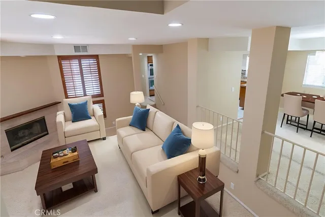 $799,999 | 23169 Mulholland Drive, Unit 3, Woodland Hills, CA 91364