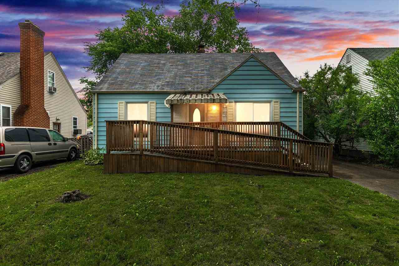 710 Clinton Street Flint, MI 48507 - Photo 3 of 27 50045943-2.JPG