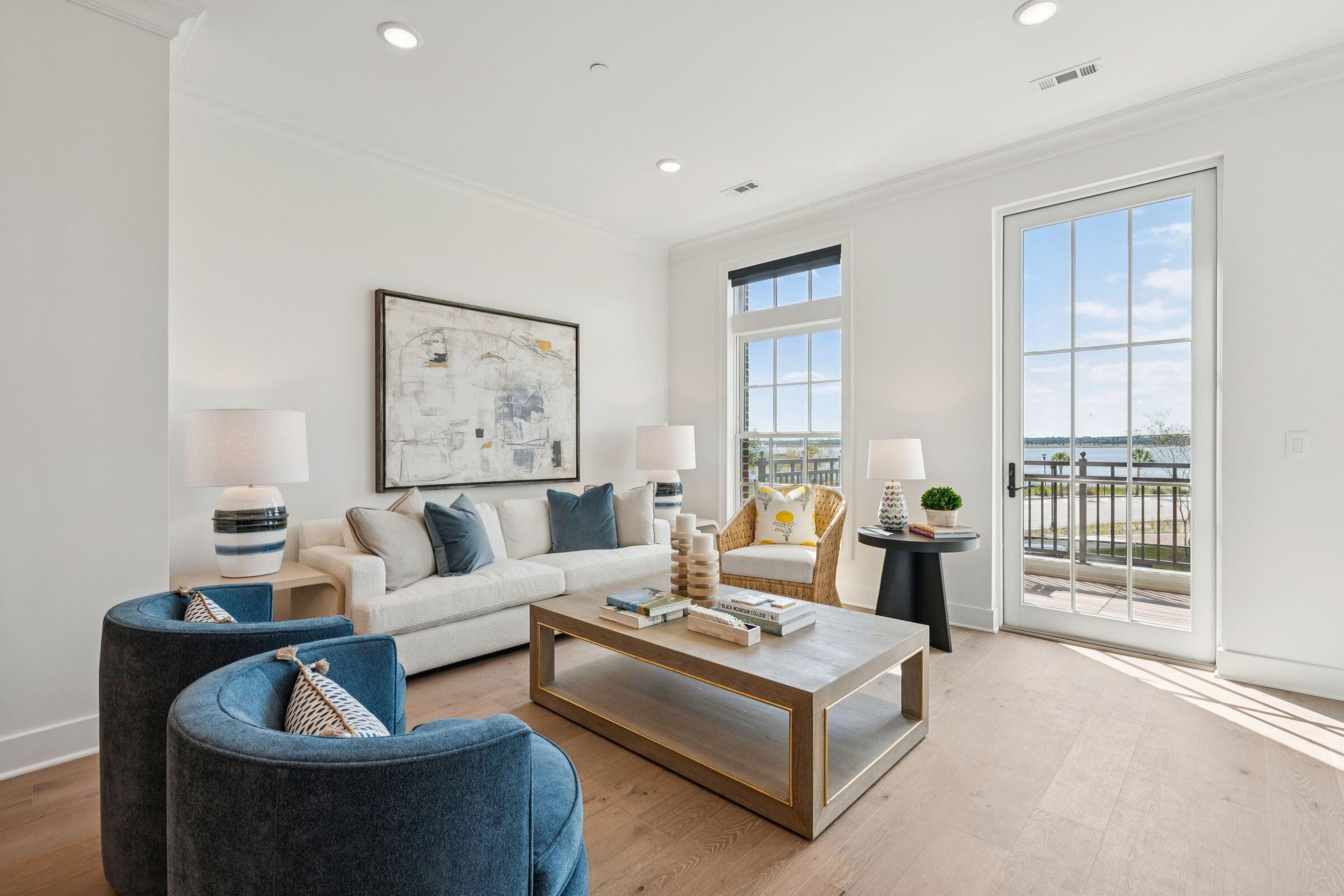372 Broad Street Charleston, SC 29401 - Photo 16 of 26 Living Room