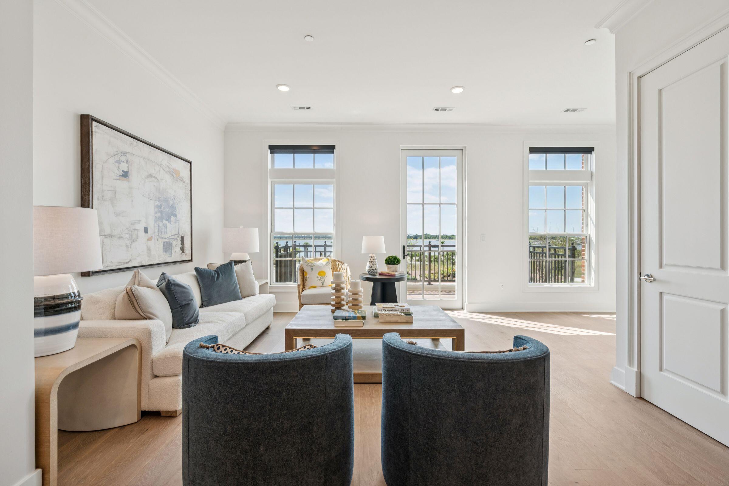 372 Broad Street Charleston, SC 29401 - Photo 17 of 26 Living Room2