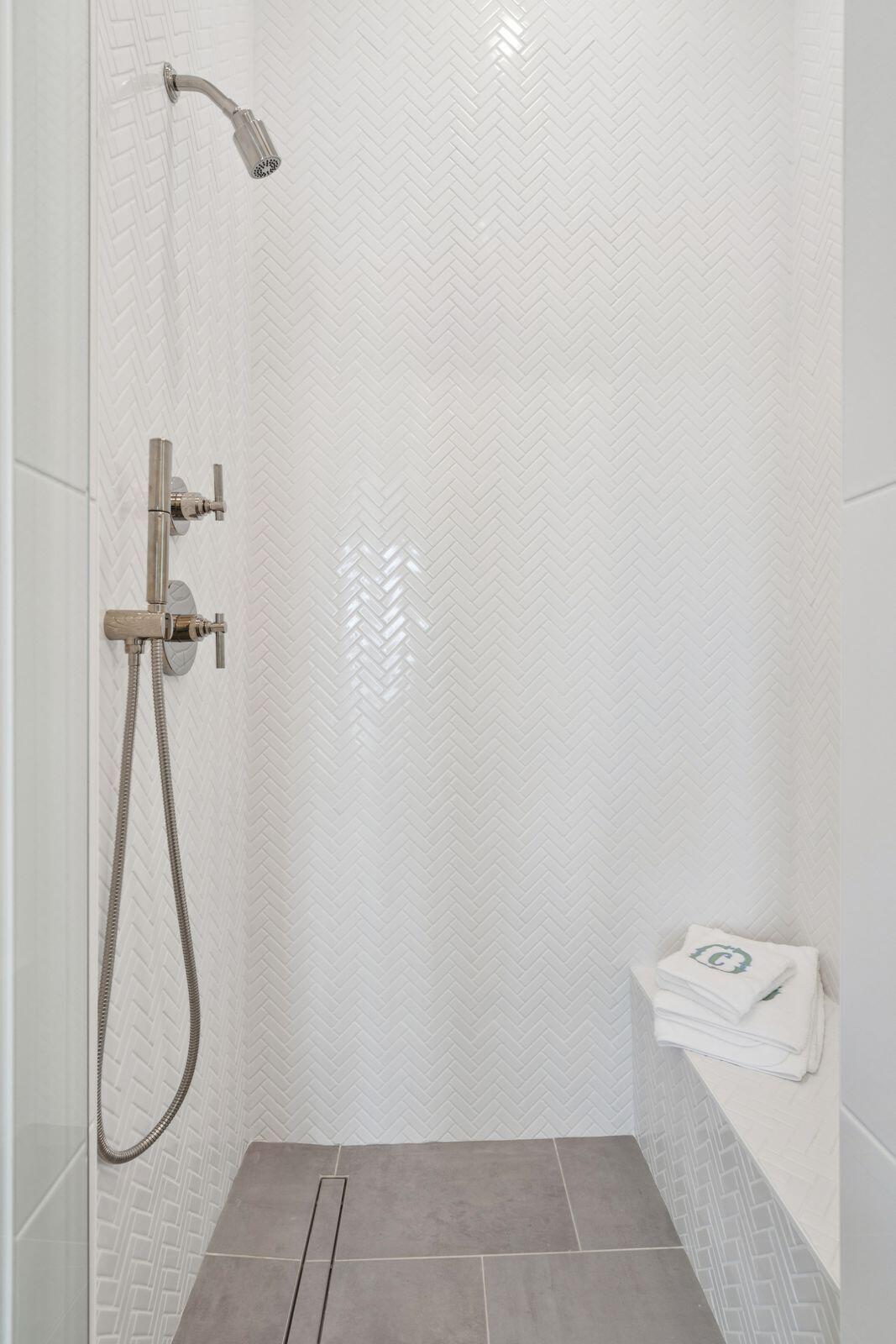 372 Broad Street Charleston, SC 29401 - Photo 22 of 26 Primary Shower