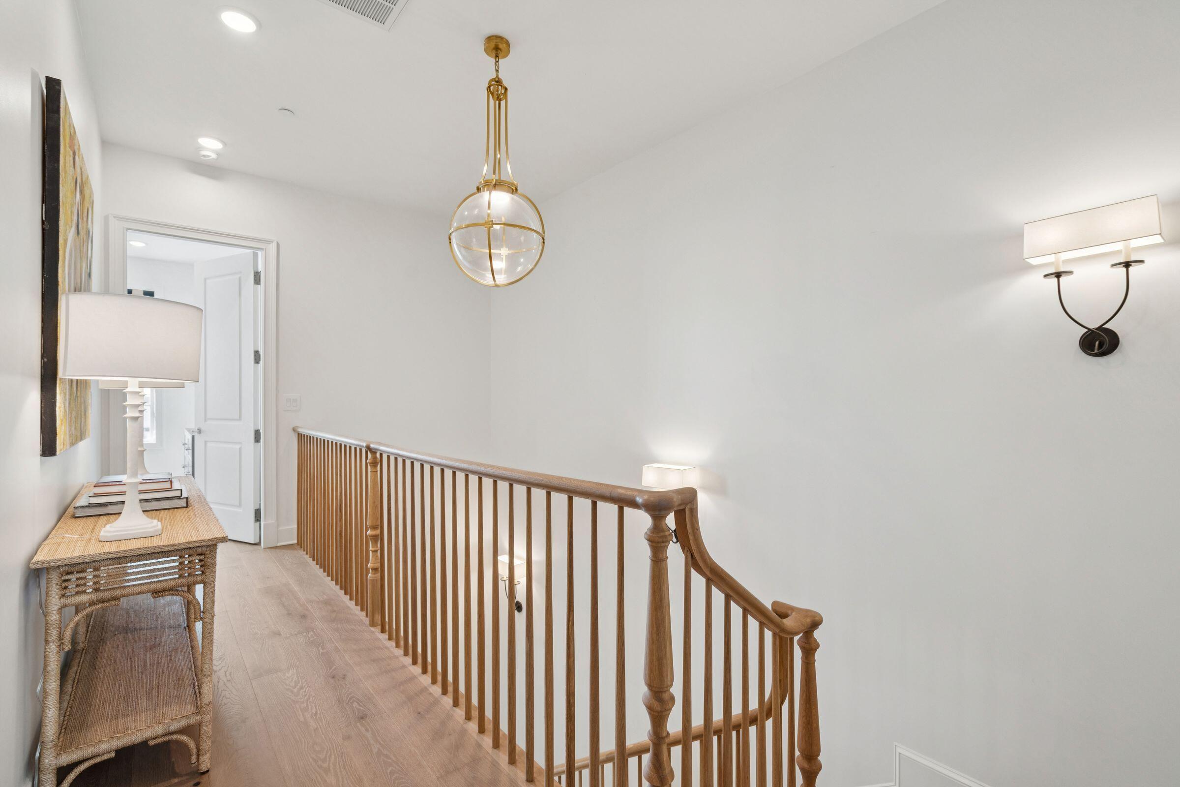 372 Broad Street Charleston, SC 29401 - Photo 25 of 26 Upstairs Hallway