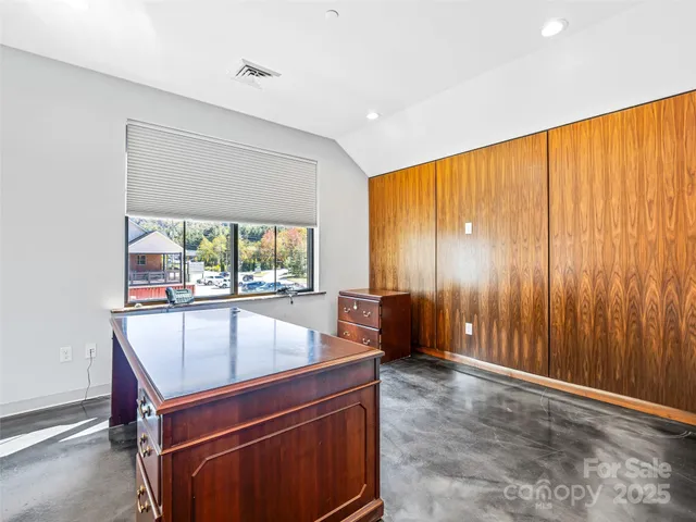 $425,000 | 208 Charlotte Highway, Unit 301, Asheville, NC 28803