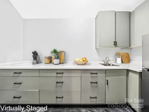 $425,000 | 208 Charlotte Highway, Unit 301, Asheville, NC 28803