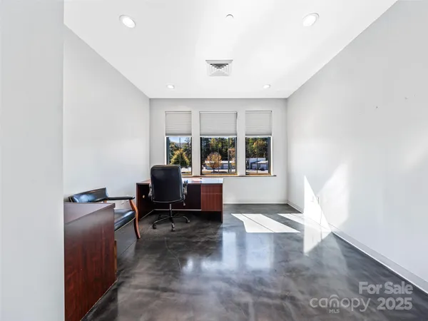 $425,000 | 208 Charlotte Highway, Unit 301, Asheville, NC 28803