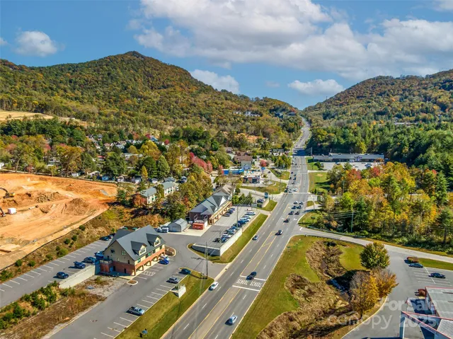 $425,000 | 208 Charlotte Highway, Unit 301, Asheville, NC 28803