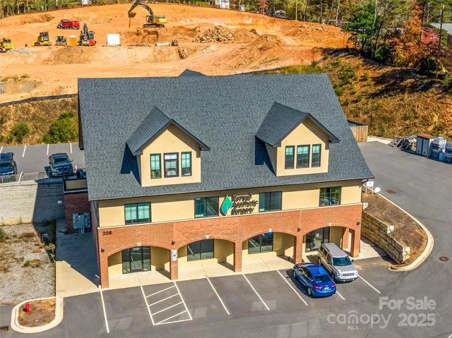 $425,000 | 208 Charlotte Highway, Unit 301, Asheville, NC 28803