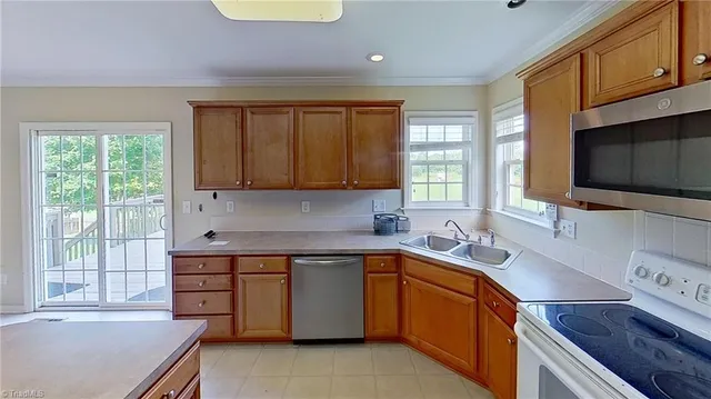 $1,995 | 305 Cinnamon Way, Clemmons, NC 27012