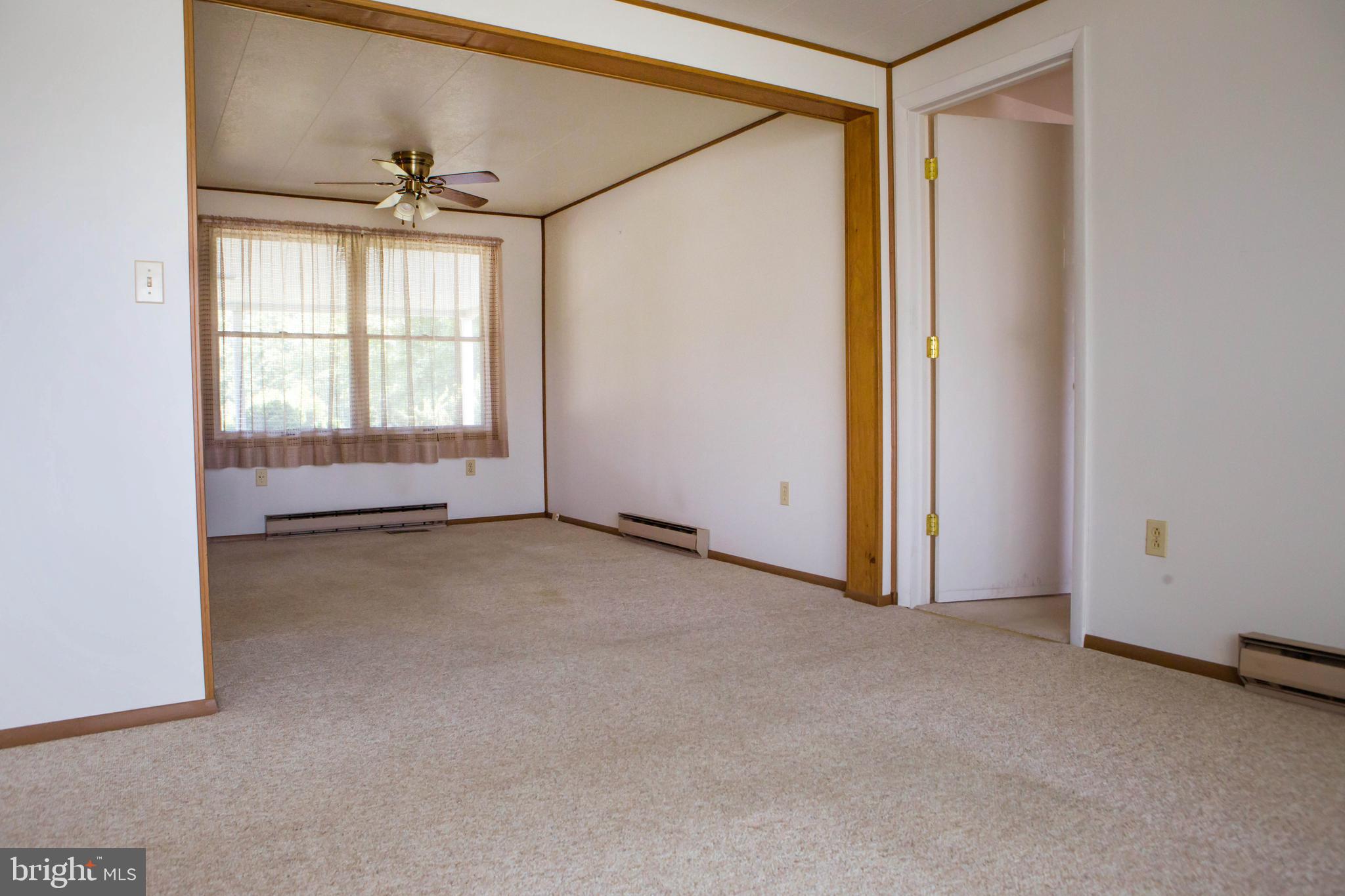 4620 Dave Rill Road Hampstead, MD 21074 - Photo 8 of 35 Livingroom/Diningroom