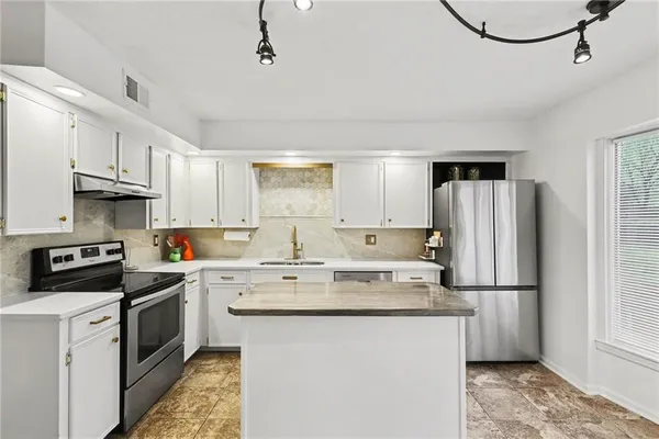 $324,950 | 8721 Riggs Lane, Overland Park, KS 66212