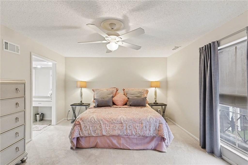 8721 Riggs Lane Overland Park, KS 66212 - Photo 14 of 31