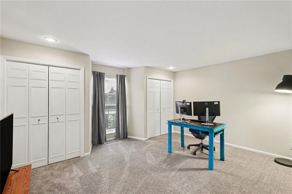 8721 Riggs Lane Overland Park, KS 66212 - Photo 18 of 31