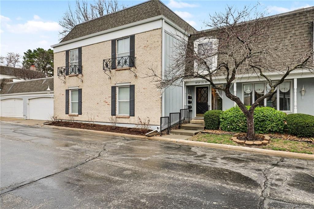 8721 Riggs Lane Overland Park, KS 66212 - Photo 27 of 31