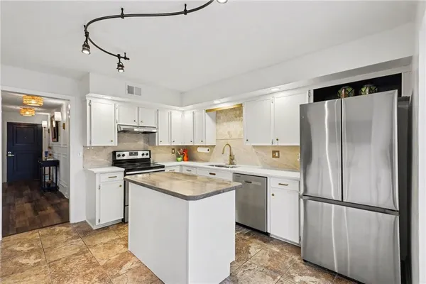 $324,950 | 8721 Riggs Lane, Overland Park, KS 66212