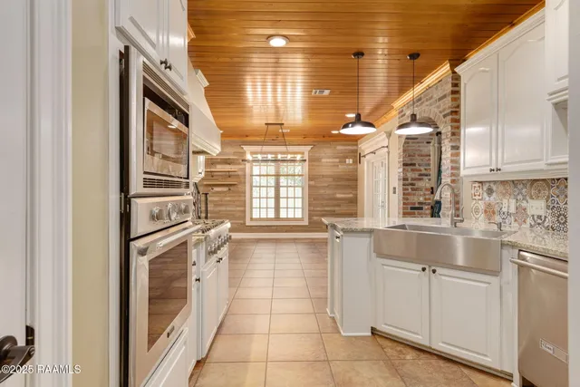 $550,000 | 214 N Road, Erath, LA 70533