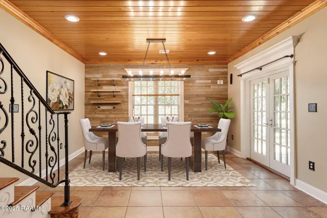 $550,000 | 214 N Road, Erath, LA 70533