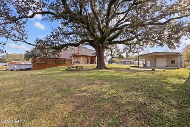 $550,000 | 214 N Road, Erath, LA 70533