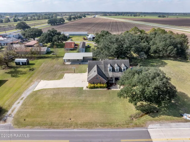$550,000 | 214 N Road, Erath, LA 70533