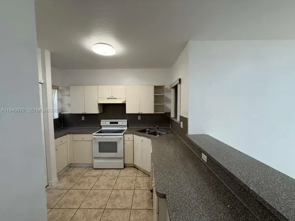 $2,200 | 820 Southwest 6th Court, Florida City, FL 33034