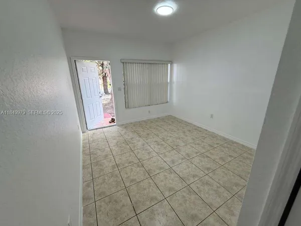 $2,200 | 820 Southwest 6th Court, Florida City, FL 33034