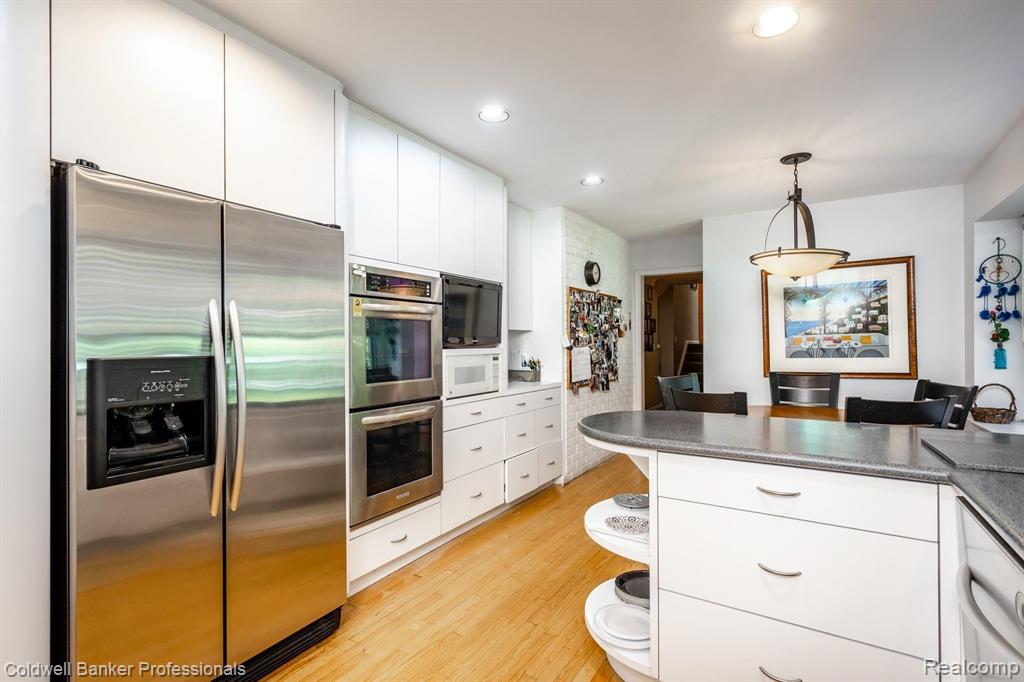 2623 Worcester Road West Bloomfield, MI 48323 - Photo 37 of 68