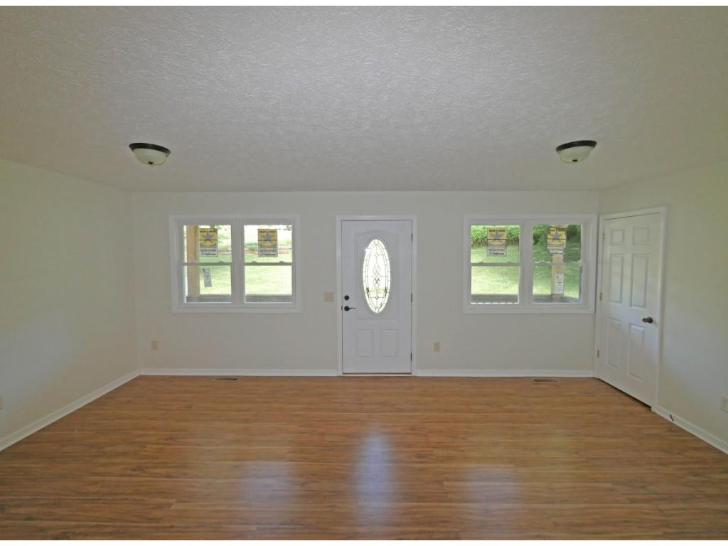 468 Woods Road Bluff City, TN 37618 - Photo 4 of 29 Photo 4