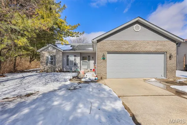 $2,500 | 753 Forest Green Drive, O'Fallon, IL 62269