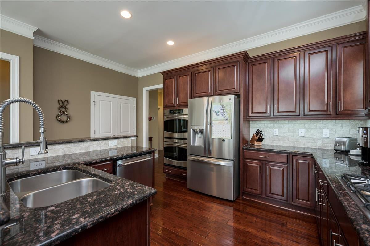 1552 Crafton Way Raleigh, NC 27607 - Photo 10 of 27 Kitchen