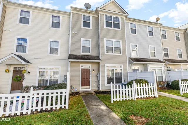 $265,000 | 8620 Neuse Club Lane, Unit 107, Raleigh, NC 27616