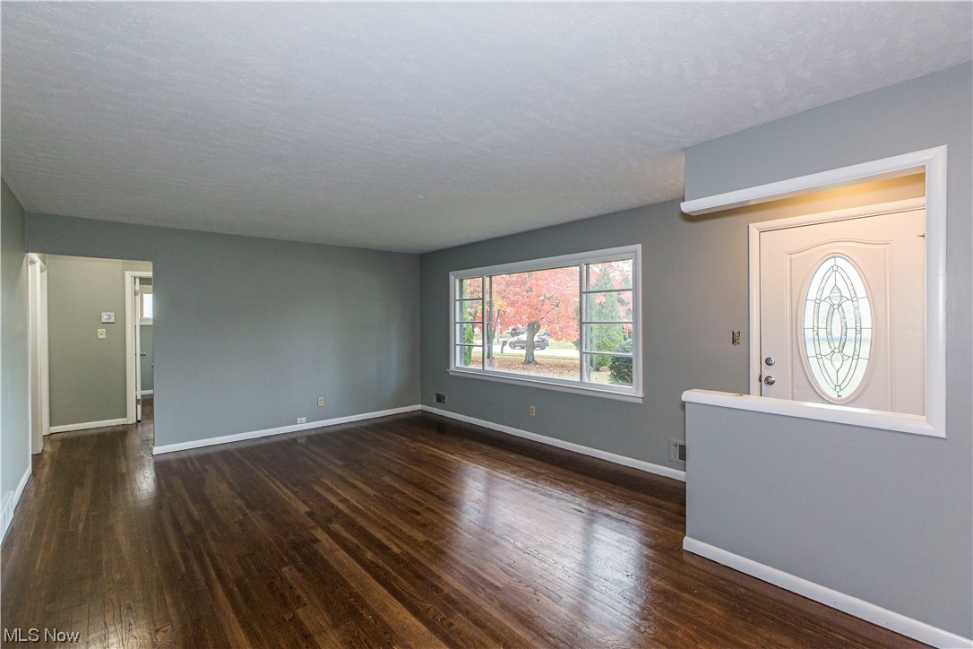 19655 Drake Road Strongsville, OH 44149 - Photo 6 of 32 Gallery Image 6
